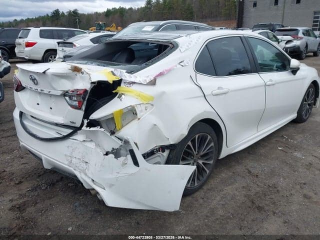 2018 TOYOTA CAMRY SE 4