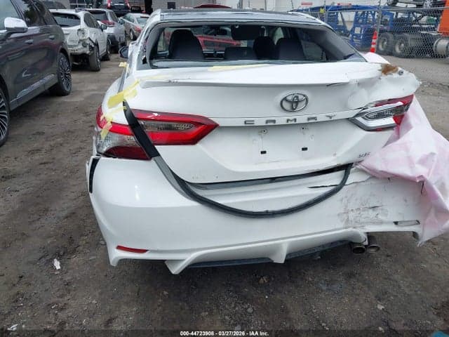 2018 TOYOTA CAMRY SE 6