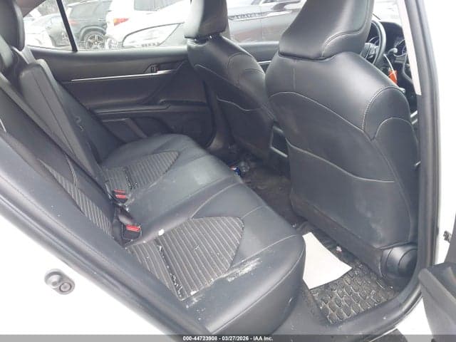 2018 TOYOTA CAMRY SE 8