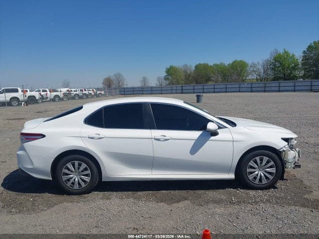 2018 TOYOTA CAMRY L 14