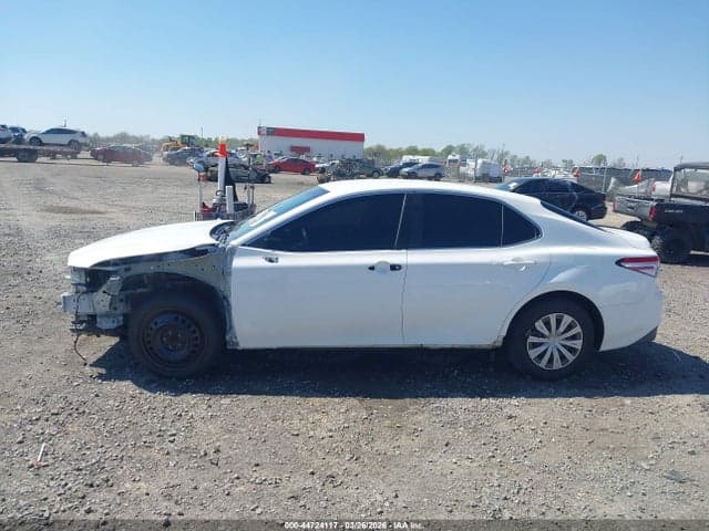 2018 TOYOTA CAMRY L 15