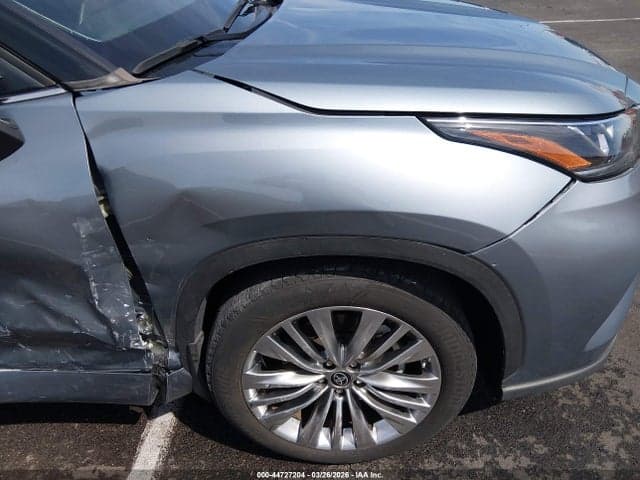 2024 TOYOTA HIGHLANDER PLATINUM 17