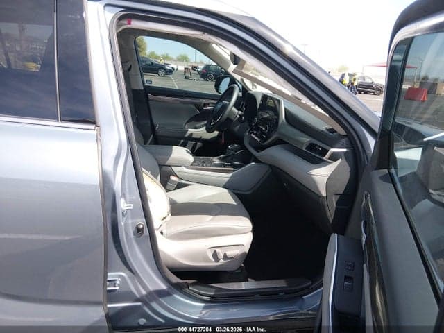 2024 TOYOTA HIGHLANDER PLATINUM 5
