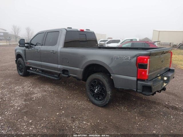 2025 FORD F-350 LARIAT 3