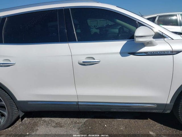 2019 LINCOLN NAUTILUS RESERVE 13
