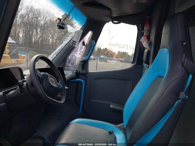 2025 RIVIAN DELIVERY 700 5