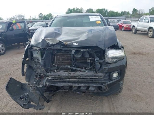 2017 TOYOTA TACOMA SR5 V6 13