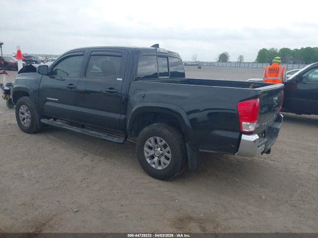 2017 TOYOTA TACOMA SR5 V6 3