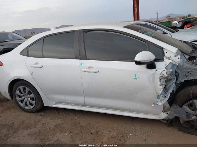 2022 TOYOTA COROLLA LE 13