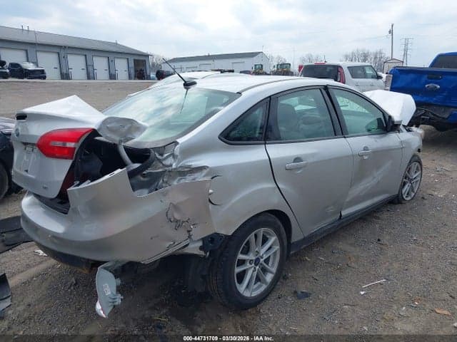 2017 FORD FOCUS SE 4