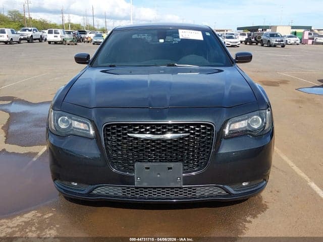 2019 CHRYSLER 300 6