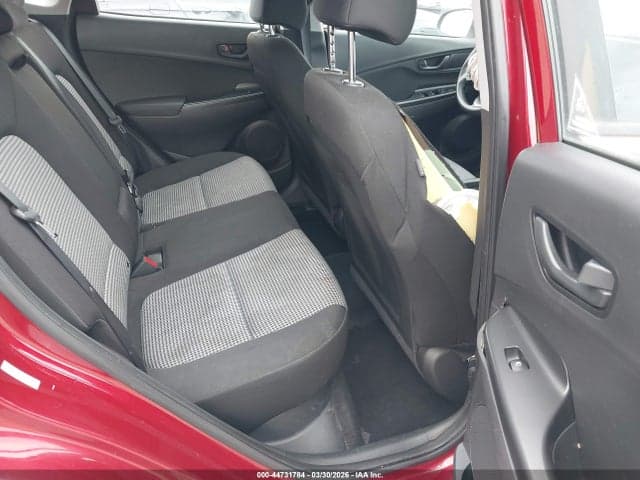 2023 HYUNDAI KONA SE 8