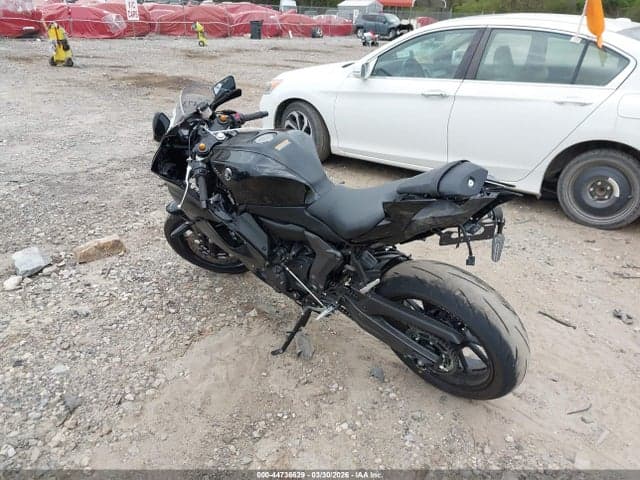 2025 YAMAHA YZFR7 3