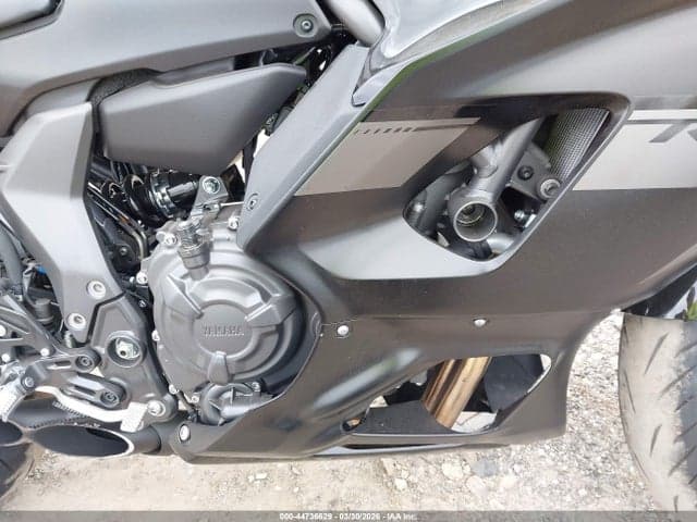 2025 YAMAHA YZFR7 8