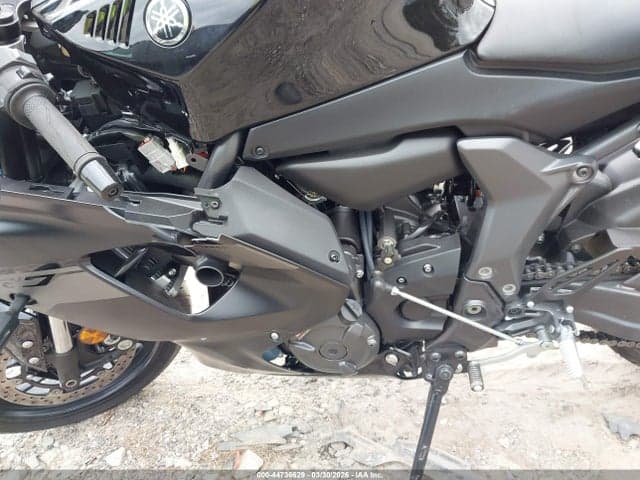 2025 YAMAHA YZFR7 9