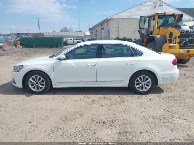 2017 VOLKSWAGEN PASSAT 1.8T S 14