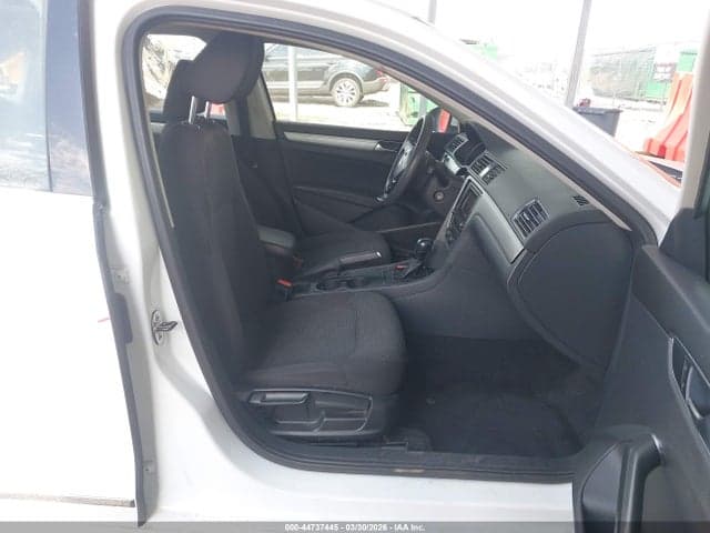 2017 VOLKSWAGEN PASSAT 1.8T S 5