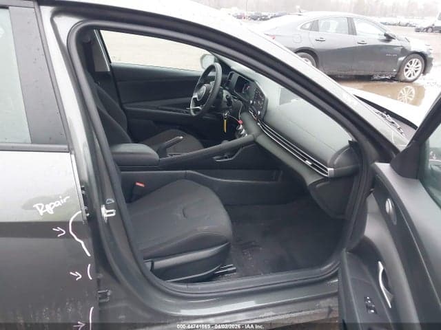 2025 HYUNDAI ELANTRA SE 5