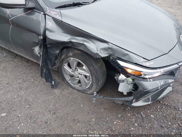 2025 HYUNDAI ELANTRA SE 6
