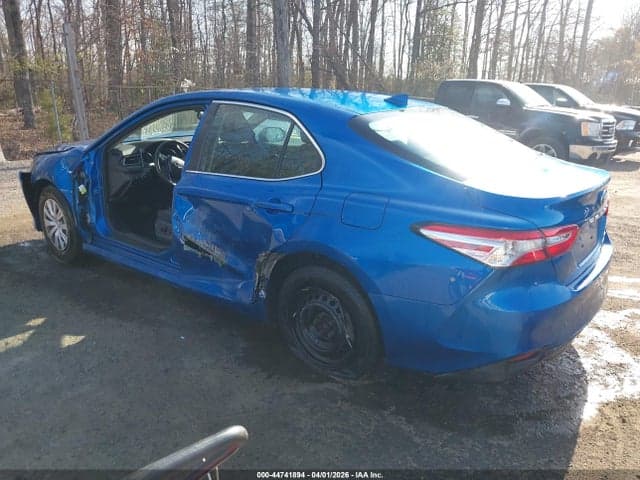 2020 TOYOTA CAMRY LE HYBRID 3