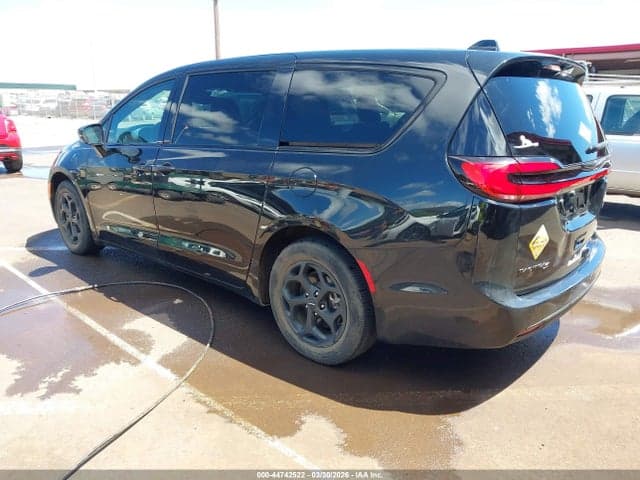 2022 CHRYSLER PACIFICA HYBRID TOURING L 3