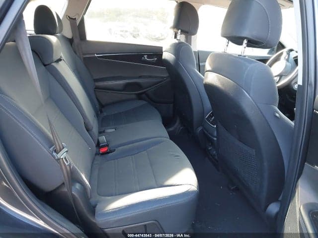 2017 KIA SORENTO 2.4L LX 8