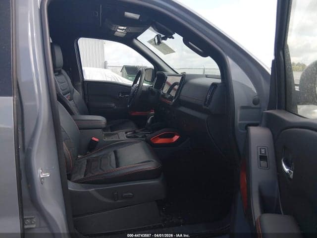 2025 NISSAN FRONTIER PRO-4X 4X4 5