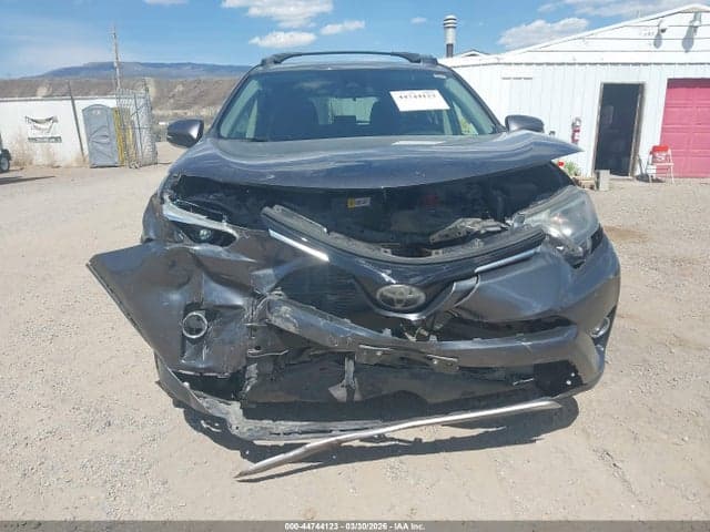 2018 TOYOTA RAV4 XLE 12