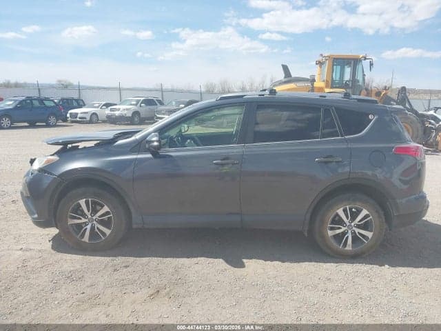 2018 TOYOTA RAV4 XLE 14