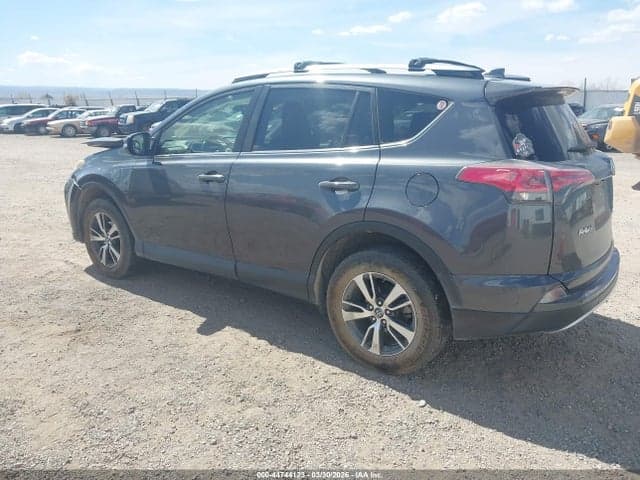2018 TOYOTA RAV4 XLE 3
