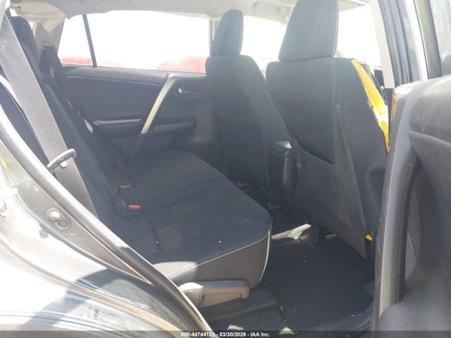 2018 TOYOTA RAV4 XLE 8