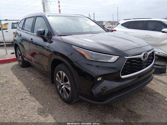 2023 TOYOTA HIGHLANDER XLE 1