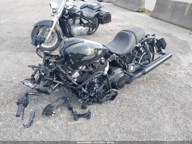 2025 HARLEY-DAVIDSON FLHX 2