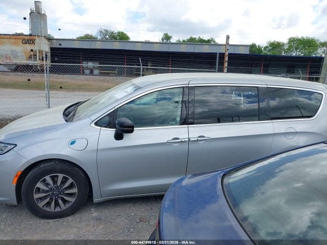 2024 CHRYSLER PACIFICA HYBRID SELECT 14