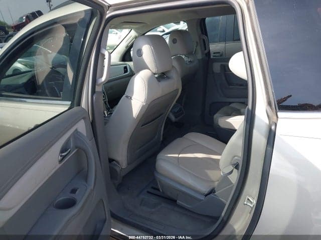 2017 CHEVROLET TRAVERSE 2LT 8