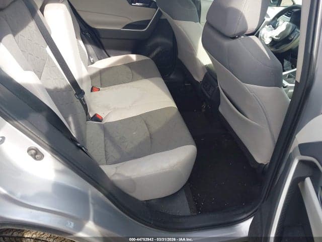 2020 TOYOTA RAV4 XLE 8