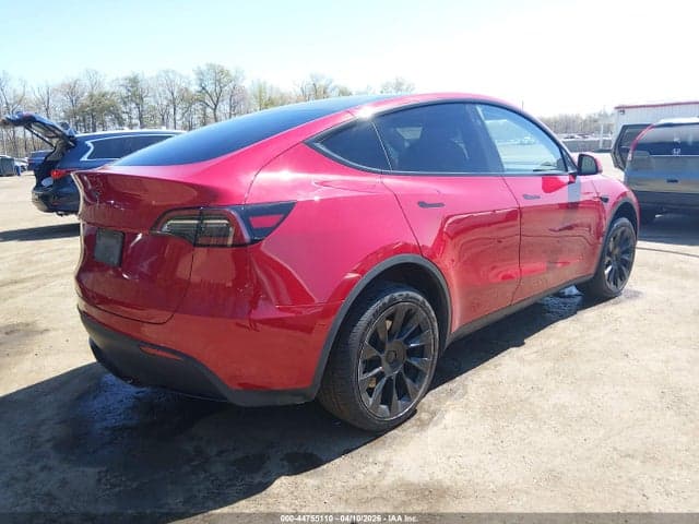 2023 TESLA MODEL Y 4