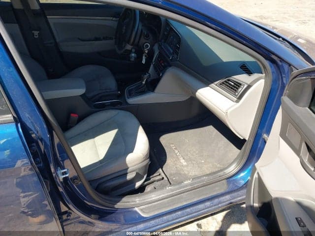 2017 HYUNDAI ELANTRA SE 5