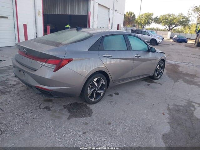 2023 HYUNDAI ELANTRA SEL 4