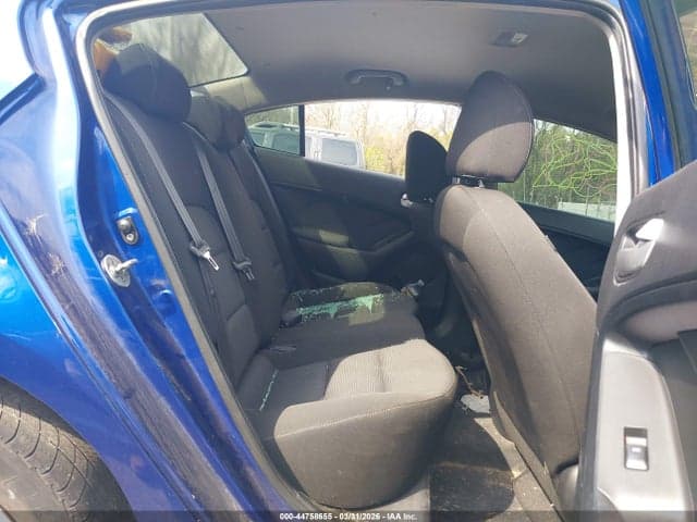 2017 KIA FORTE LX 8