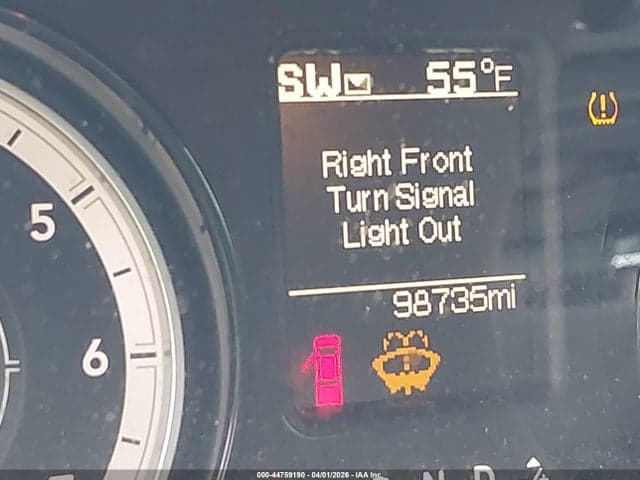 2017 RAM 1500 SLT 4X4 6'4 BOX 15