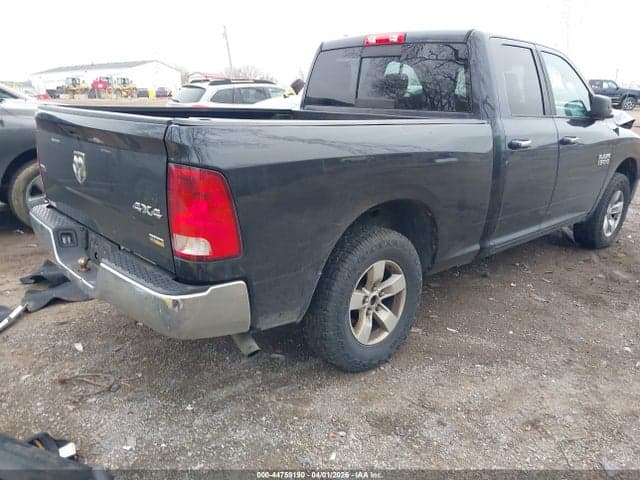 2017 RAM 1500 SLT 4X4 6'4 BOX 4
