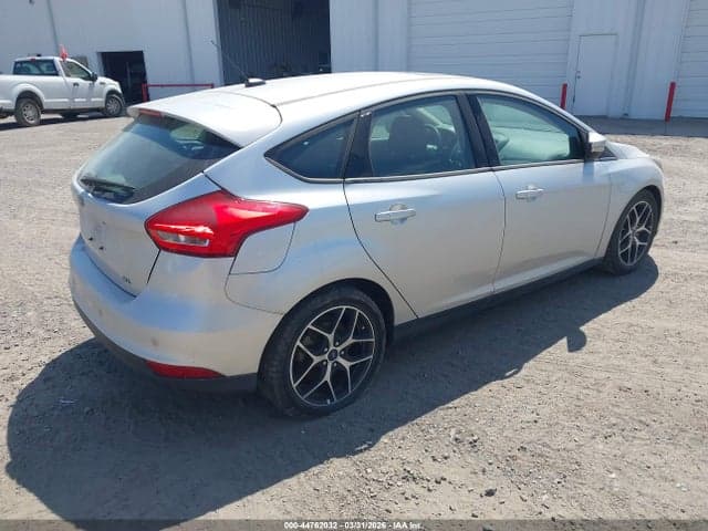 2017 FORD FOCUS SEL 4