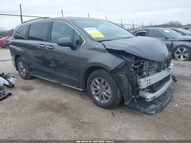 2025 TOYOTA SIENNA XLE - 1