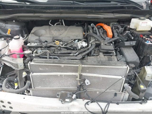 2025 TOYOTA SIENNA XLE 10