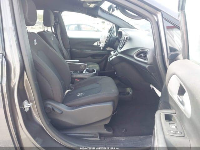 2020 CHRYSLER PACIFICA TOURING 5