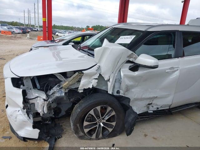 2023 TOYOTA HIGHLANDER XLE 6