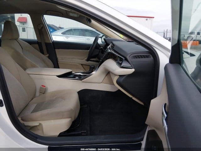 2020 TOYOTA CAMRY LE HYBRID 5