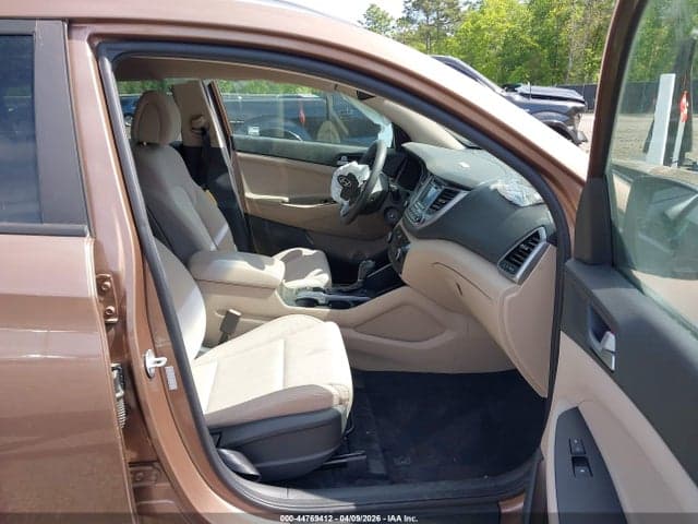 2017 HYUNDAI TUCSON SE 5