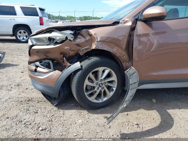 2017 HYUNDAI TUCSON SE 6